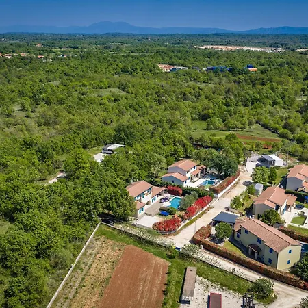 Martha In Istria With Private Pool - Wellness & Table Tennis For 12 Persons ヴィラ